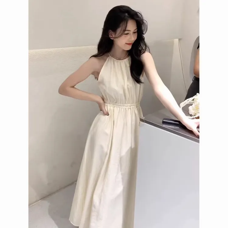 气质挂脖吊带连衣裙女夏季白色名媛风露背高级设计感背心无袖长裙