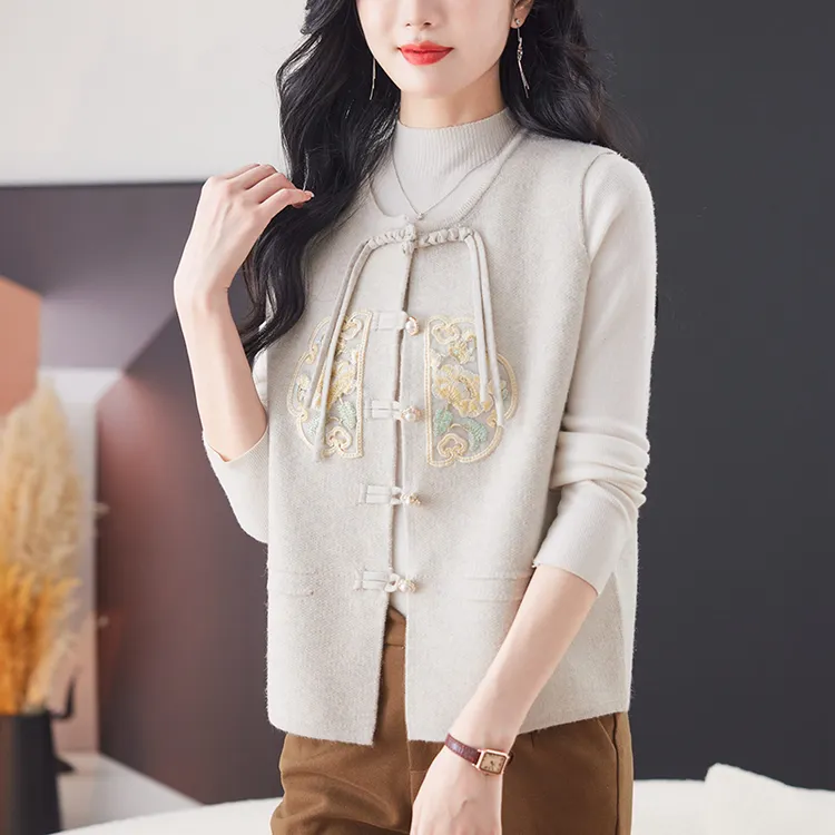 中式盘扣绣花马甲开衫设计感洋气好看时髦马夹外套短款毛衣女新款
