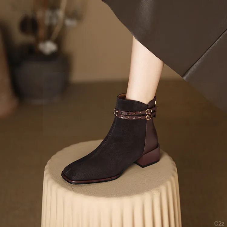 磨砂皮短靴女春秋马丁靴单靴及踝靴铆钉法式复古双皮带扣方头粗跟