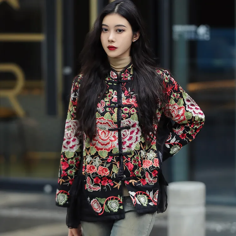 拜占庭的森林轻奢桑蚕丝保暖女短款休闲高端刺绣黑色减龄轻奢棉服