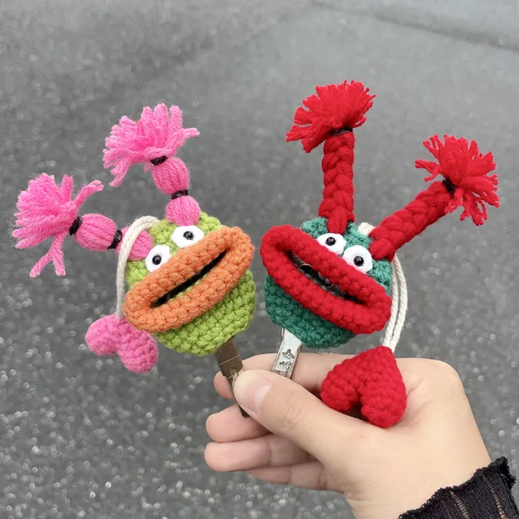 小众可爱香肠嘴钥匙包卡通丑萌电动车电瓶车摩托车钥匙挂件钥匙套