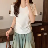 小V领瘦瘦T 夏季设计感时尚显瘦百搭上衣