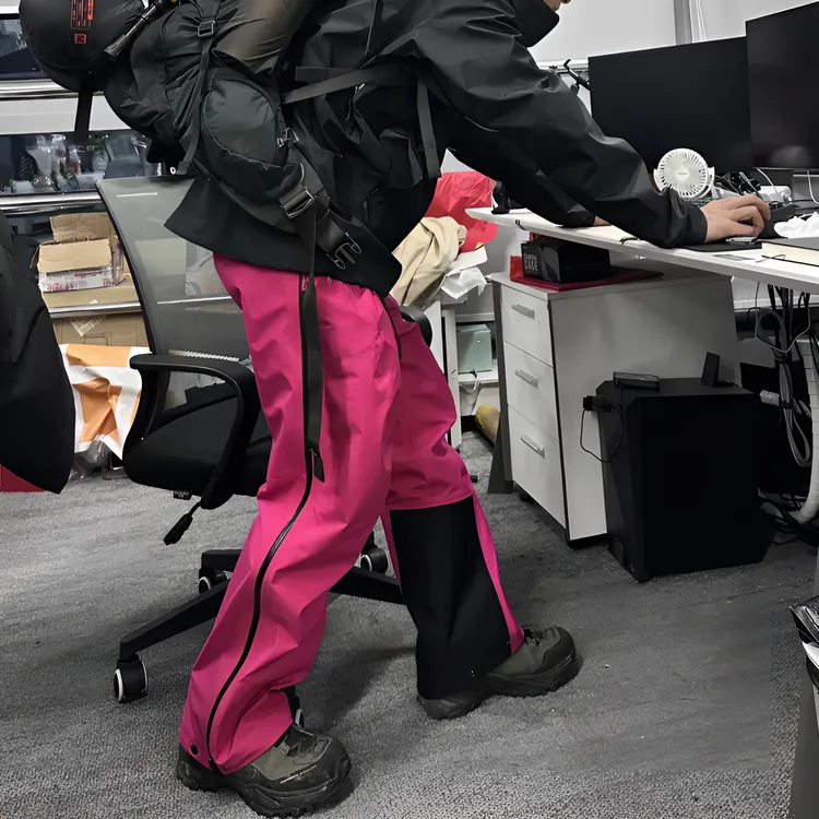 芙沿玫红色冲锋裤男女2025新款耐磨户外防水防风滑雪登山工装裤
