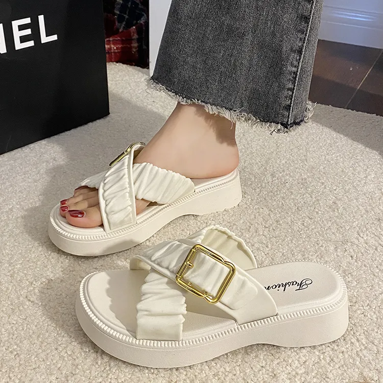 时尚交叉金扣拖鞋女夏季外穿爆款一字拖休闲潮流防滑凉拖鞋厚底