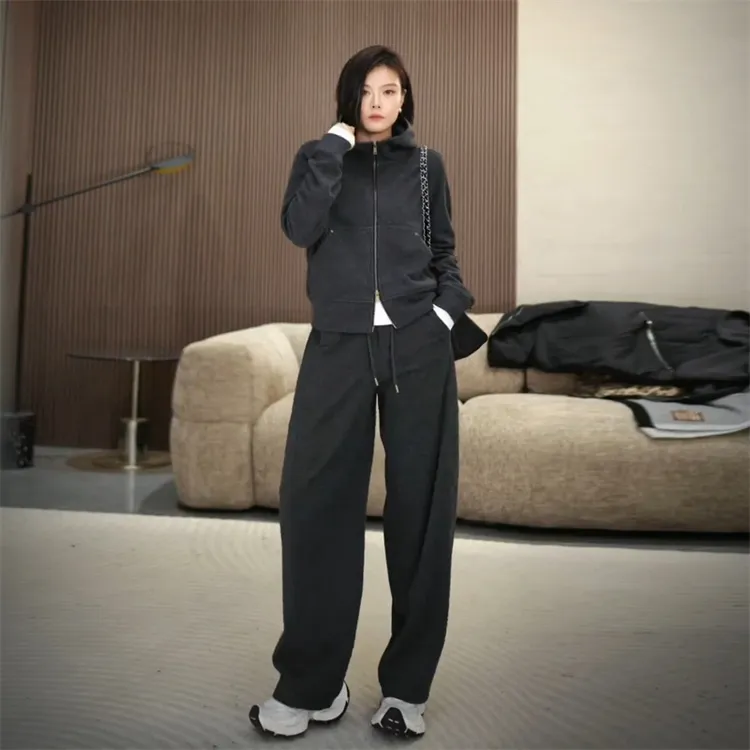 运动风冬季简约时尚套装女新款灰色连帽显瘦卫衣休闲直筒裤两件套
