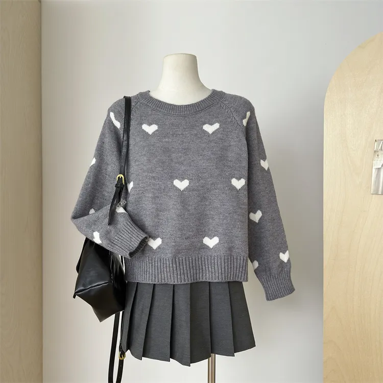 白色爱心短款毛衣女款小个子2024秋季新款软糯温柔风外穿套头上衣