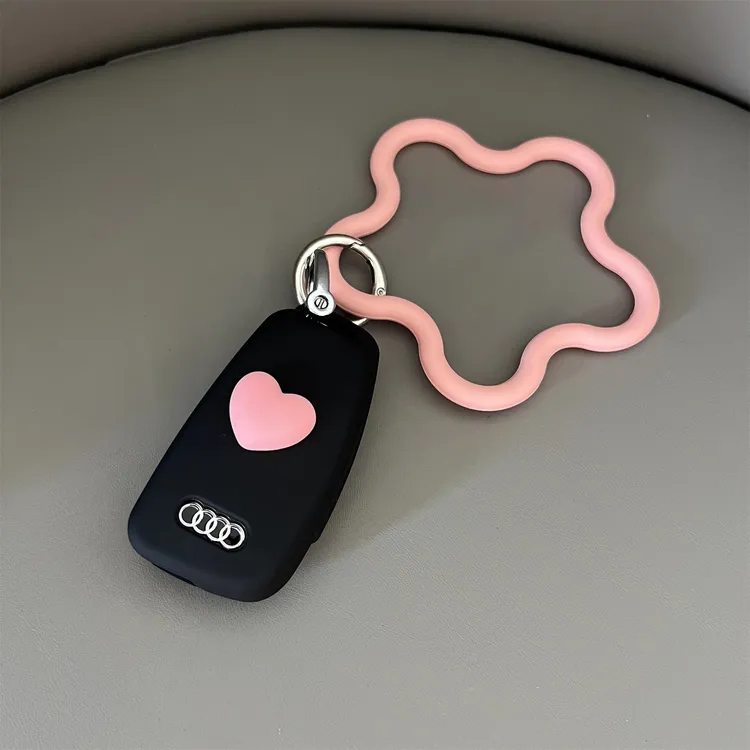 适用奥迪q3钥匙套q2l/a1/a3老a6折叠a4l/a5l/a6l卡通壳女专用audi