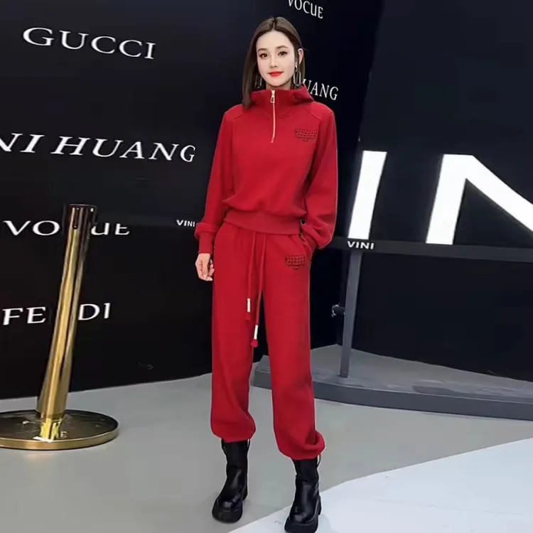 2024春装欧货高级感气质红色运动服套装女连帽卫衣网红两件套潮牌