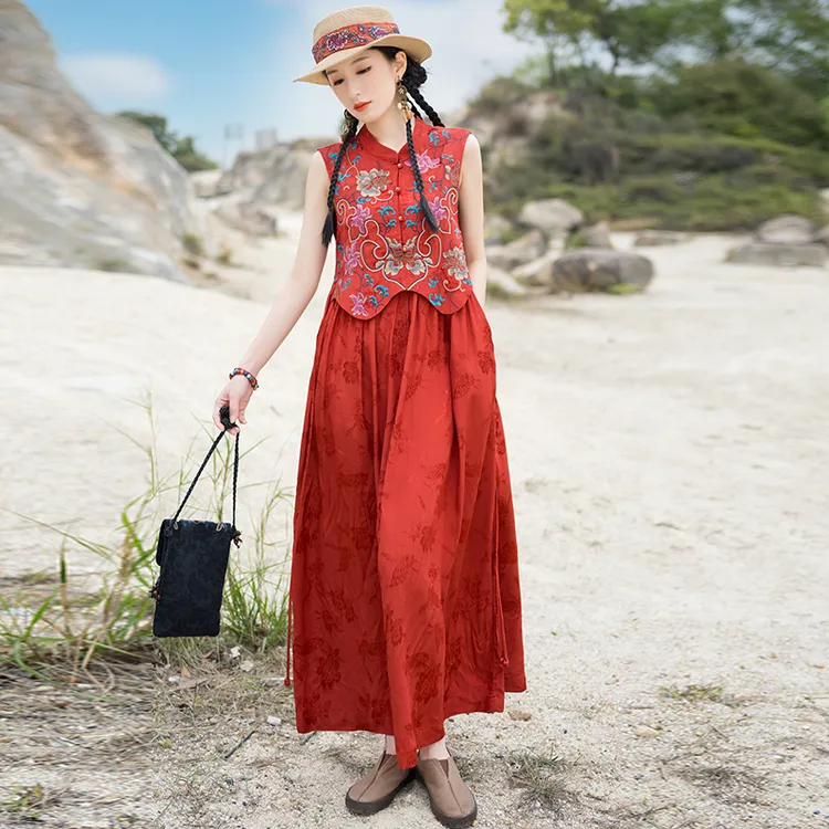 旅游新中式夏季新款民族风绣花缎面提花中式立领四色无袖连衣裙