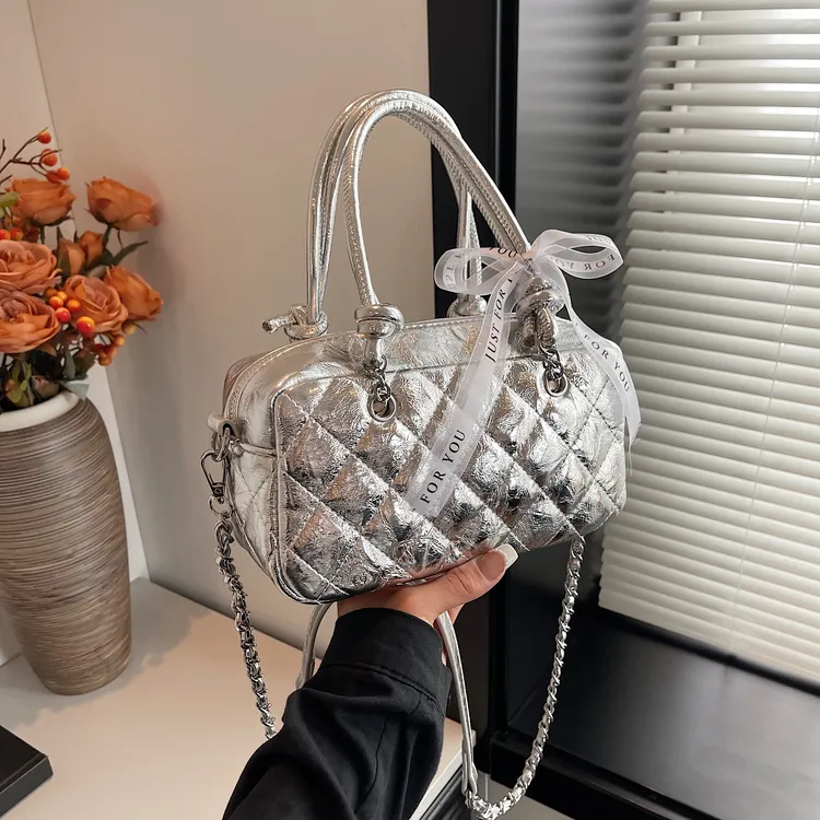 春夏女包时尚气质菱格网红洋气百搭小众包包单肩褶皱流浪包ins