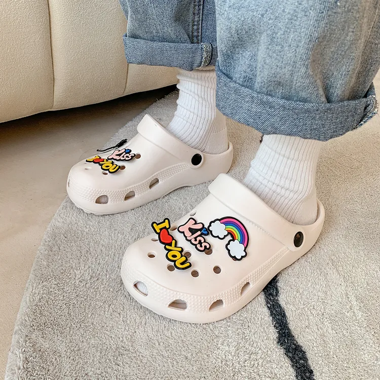 卡通洞洞鞋女夏季休闲外穿2025新款厚底两穿沙滩防滑包头半拖鞋