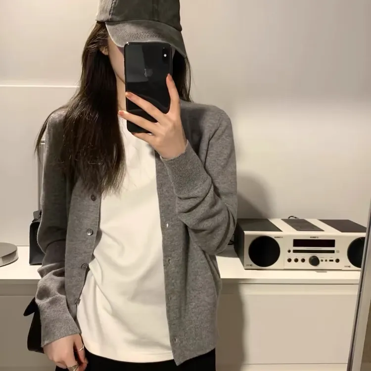 圆领净版针织开衫2025款长袖针织慵懒风休闲显瘦百搭毛衣上衣女