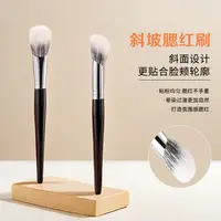 新款斜坡点彩刷软毛加厚不扎脸晕染自然腮红不吃粉化妆刷