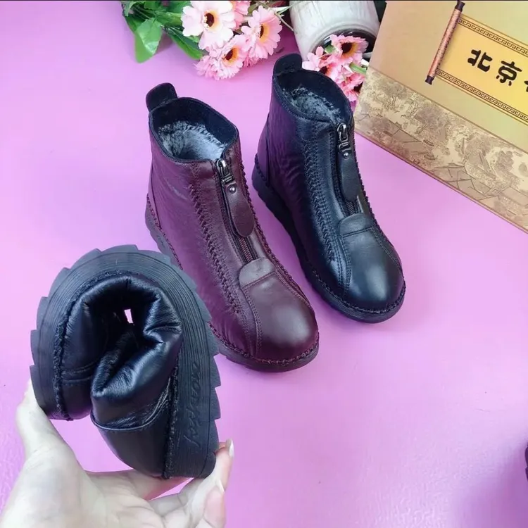 新款冬季真皮妈妈棉鞋女冬季加绒保暖中年女靴防滑平底短靴