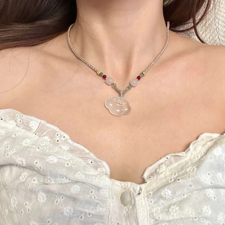 高冰新中式天然马料玉髓祥云吊坠编绳胖嘟嘟清润冰透显白玛瑙吊坠