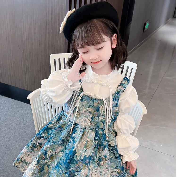 女童连衣裙春秋季新款2024中国风女宝宝盘扣衬衫背带裙套装两件套
