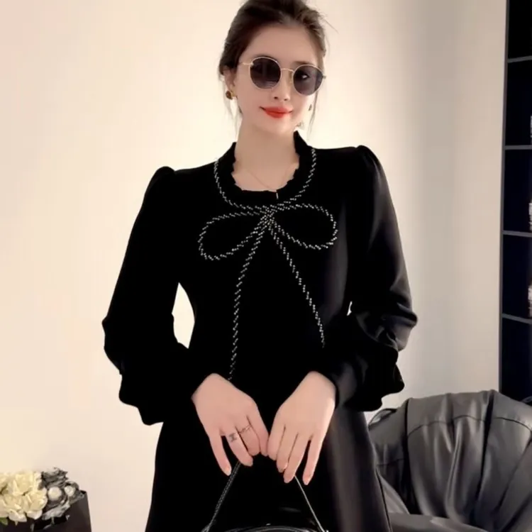 收腰针织秋冬轻奢设计感连衣裙法式黑色中腰中长裙设计师裙子