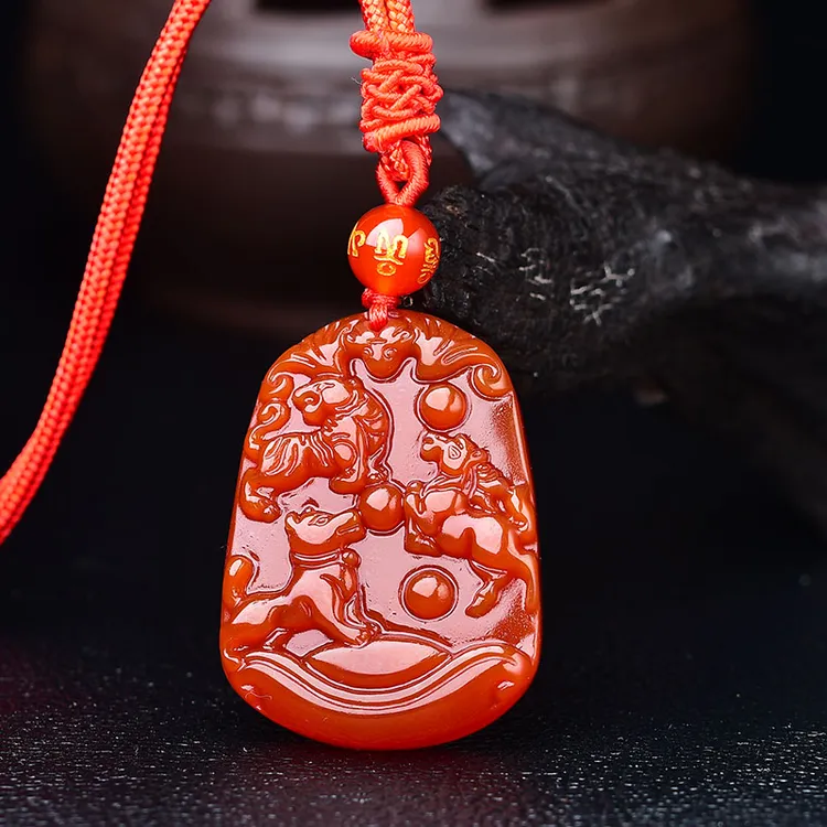 天然红玛瑙十二生肖三合挂件猪兔羊虎马狗吉祥物钥匙扣民族风吊坠