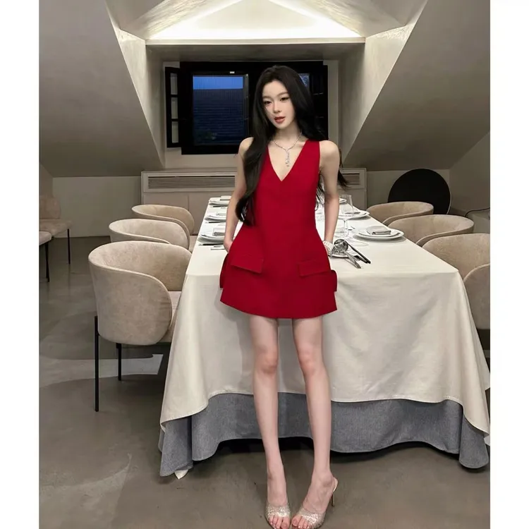 新款气质高级感V领气质显白红色显瘦上衣加裤子套装裙子小个子