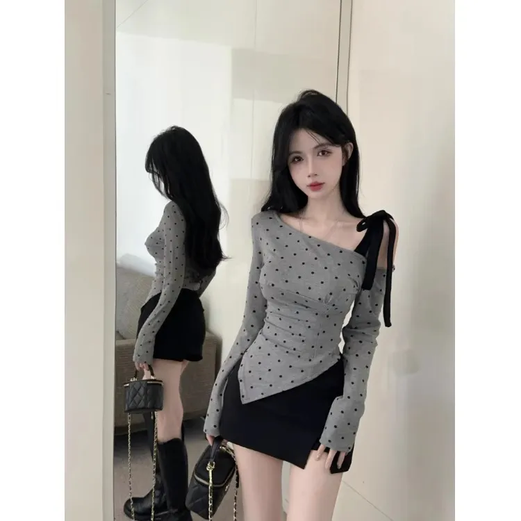 春秋纯欲风辣妹灰色波点斜领绑带长袖T恤女穿搭韩版露肩单肩上衣