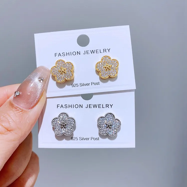 925银陶瓷耳饰 夏季新款高品质梅花锆石耳环耳饰 精美小巧通勤百