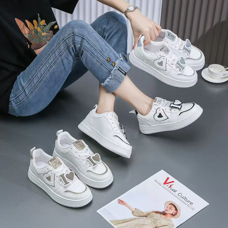 小仙女春季百搭时尚圆头小白鞋休闲网红爆款2025新款新款校园女鞋