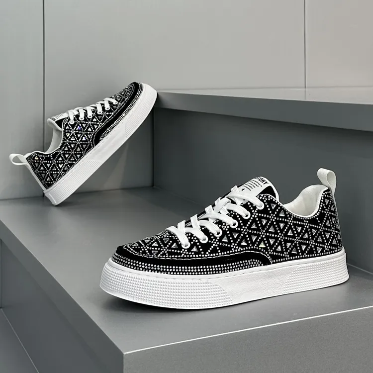 男士潮鞋夏季新款轻奢手工烫钻板鞋男潮流时尚百搭软底休闲潮男鞋