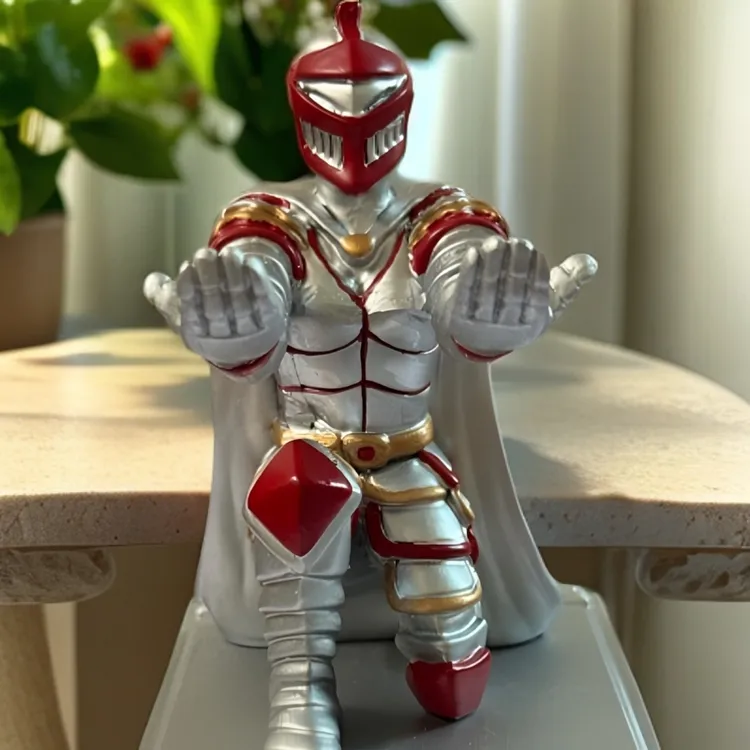 红骑士笔架宿舍书桌办公室电脑钢笔手表手机支架家居摆件创意礼品