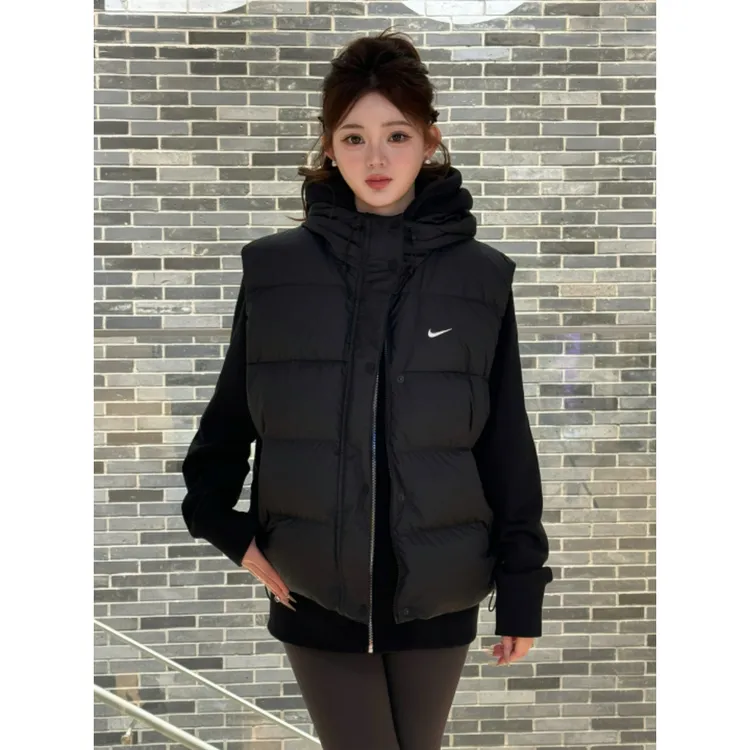 NIKE/耐克冬季女子宽松保暖连帽马甲FZ5933-010