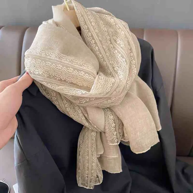 2024新款棉麻蕾丝拼接高档时尚百搭围巾女春秋外搭文艺棉麻薄丝巾