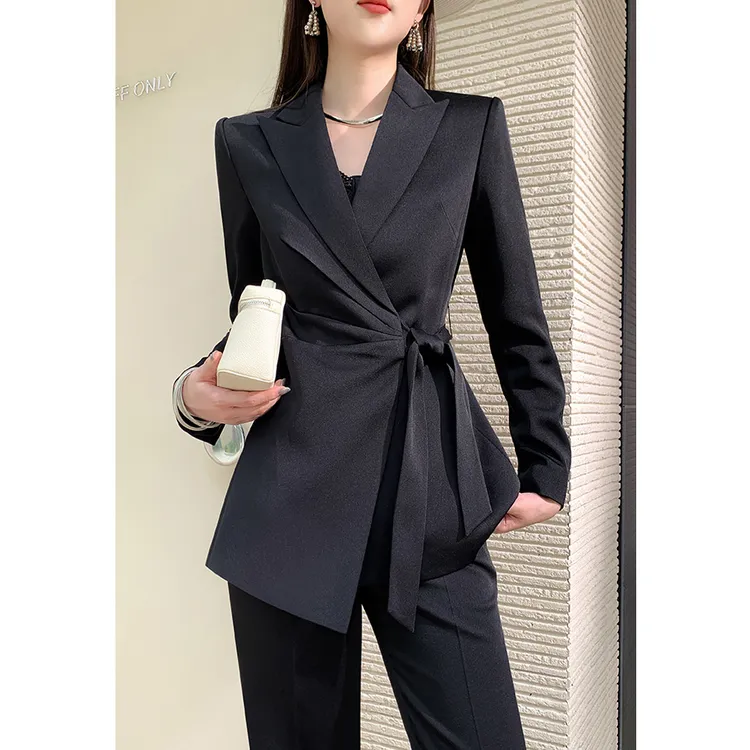 设计感秋冬黑色轻奢显瘦长袖西装外套套装女微喇叭裤长裤两件套