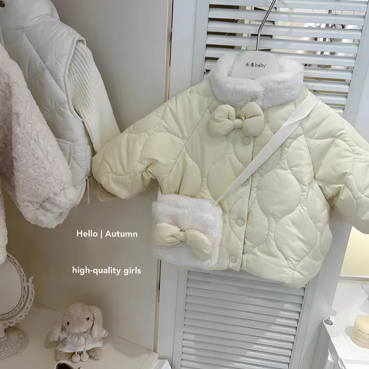 2025女童秋冬新款奶黄色加绒棉服女宝宝洋气可爱棉袄外套送包包