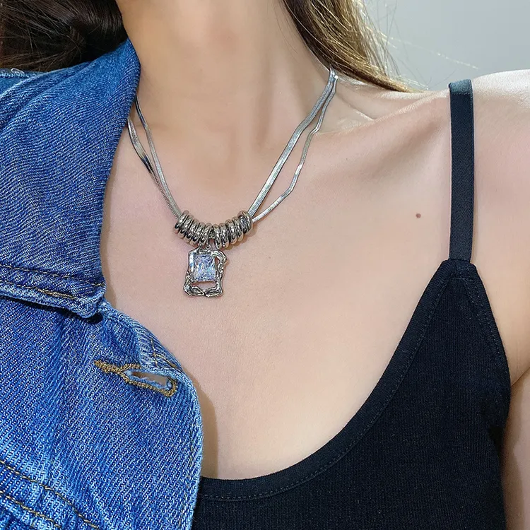 钛钢项链 日韩双层叠戴蛇骨链项链女方形甜酷辣妹锁骨链颈链轻奢