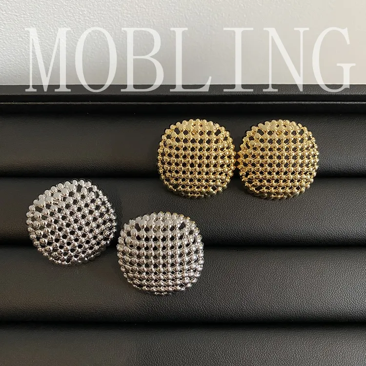 铜合金耳饰 豆豆同款张悦儿镂空圆球耳环女轻奢高级感设计师耳饰