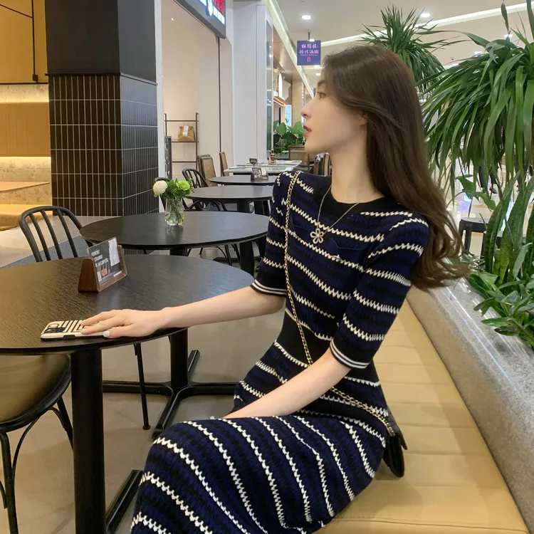 Q63351法式条纹针织连衣裙女夏季新款气质高级感显瘦小香风裙子