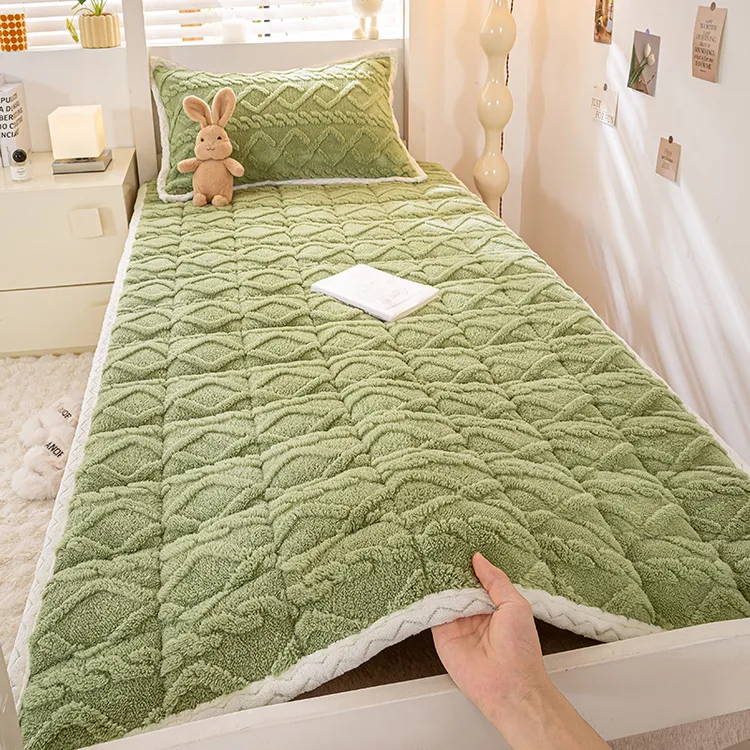 A类牛奶绒床垫软垫冬季加厚保暖褥子防滑铺底垫背学生宿舍单人