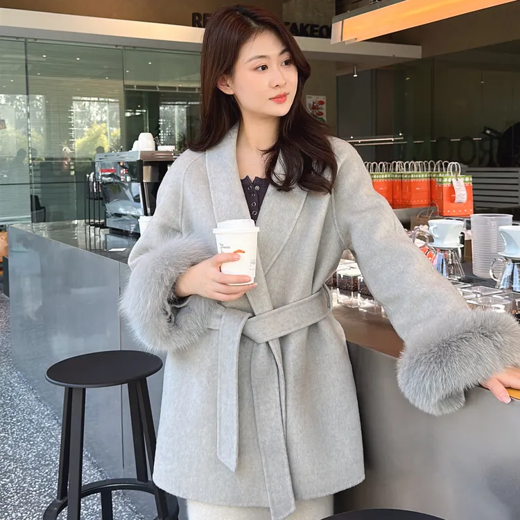 2024新年战衣秋冬双面呢羊绒大衣女新款狐狸毛高级感白色羊毛外套