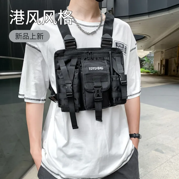 战术胸包潮牌新款男女港风双肩胸前包户外工装马甲式个性战术背包