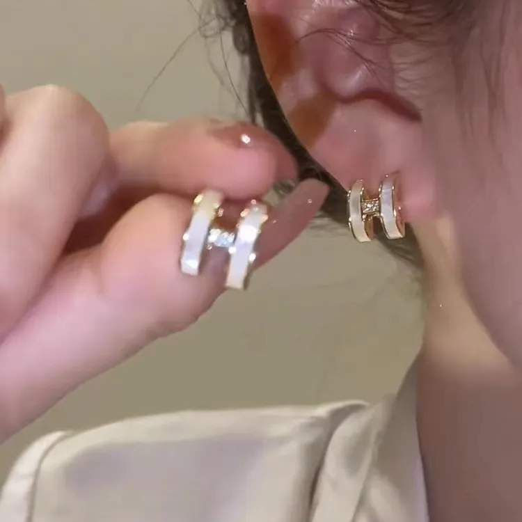 铜合金耳饰 气质轻奢H耳钉法式百搭耳环小清新小巧耳饰