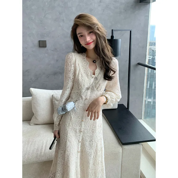 法式初恋甜美茶歇裙温柔风蕾丝仙女裙收腰显瘦白色连衣裙女春秋季