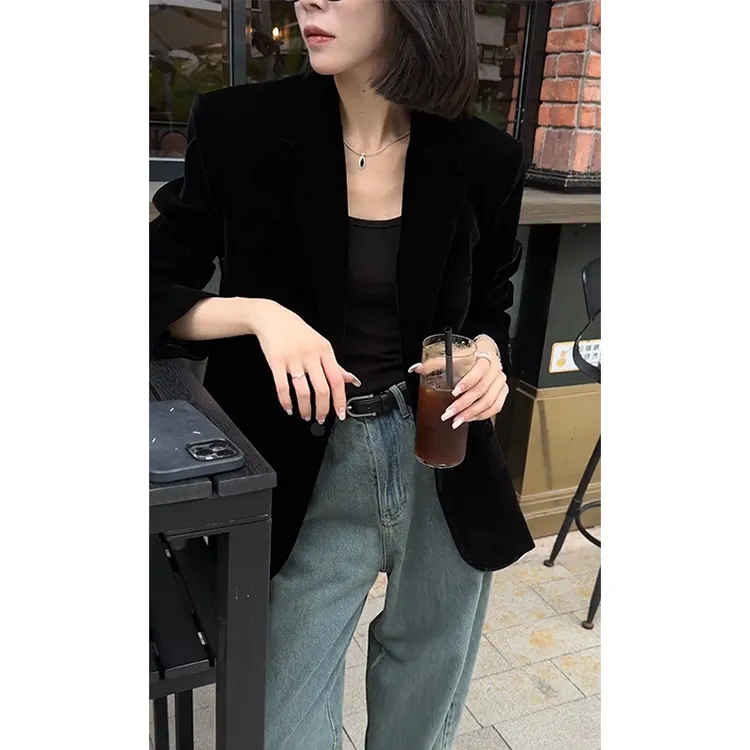 黑色丝绒小个子西装外套女2025春秋新款气质高级早秋复古显瘦上衣