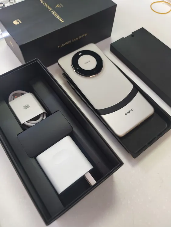 准新品 Huawei/华为 华为Mate60Pro+白色16+512GB仅激活全套原装