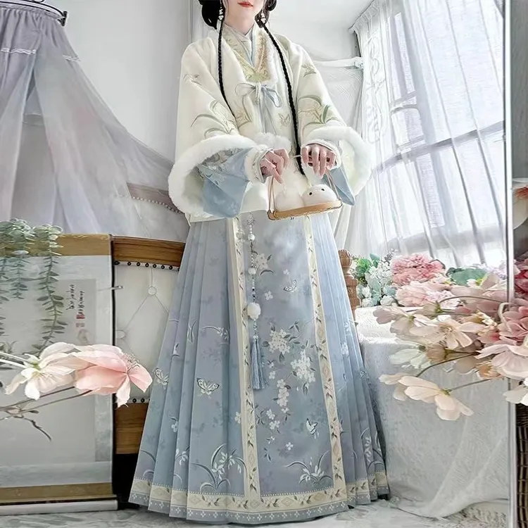 一喏千城新款汉服套装女冬款正品合领马面裙加绒加厚日常汉元素