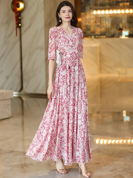 2025夏季轻薄碎花新款收腰显瘦时尚气质大摆裙波西米亚仙女长裙