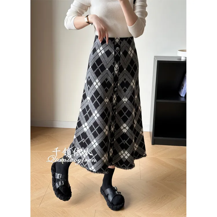加厚针织半身裙女中长款高腰A字裙冬季流苏格子裙单排扣显瘦裙装