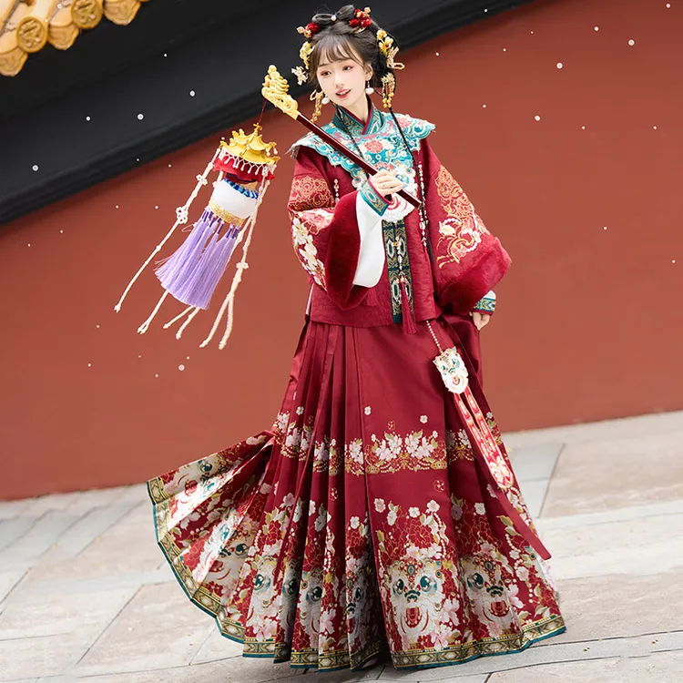 未央宫【金狮纳福】冬季明制汉服女加绒袄原创刺绣云肩织金马面裙新