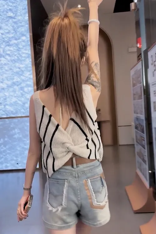 欧洲站2023夏季新款欧货撞色露背交叉带吊带背心修身显瘦针织衫女