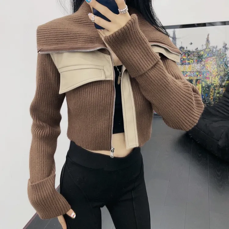 设计感小众PU皮拼接假两件短款针织衫上衣女秋冬翻领棕色毛衣外套