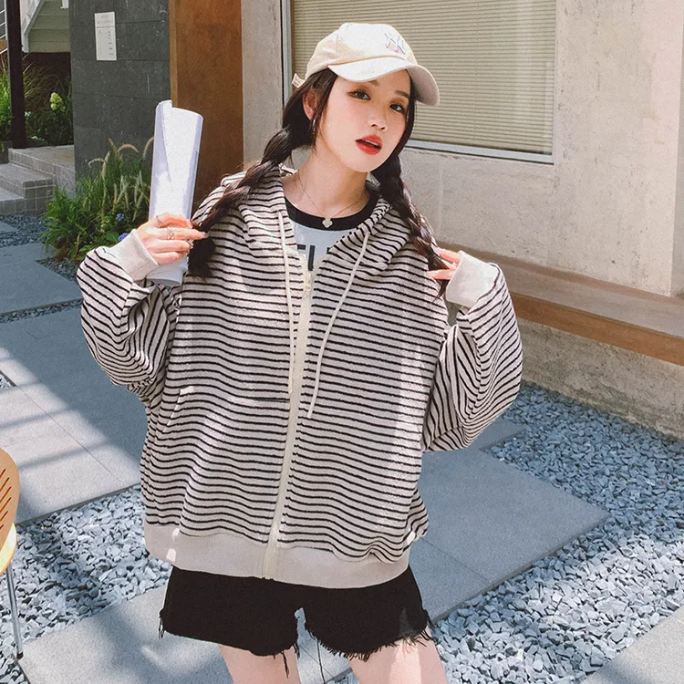 条纹连帽卫衣开衫外套女早春秋季2024新款宽松设计感上衣chic港风