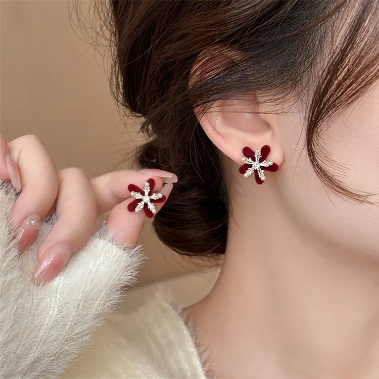 铜合金耳饰 丝绒雪花耳环女小众高级感新年红色秋冬耳饰ins耳钉女